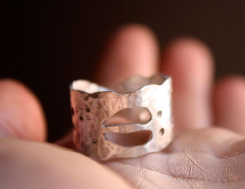 Footprints, ring on the trail of animals in sterling silver