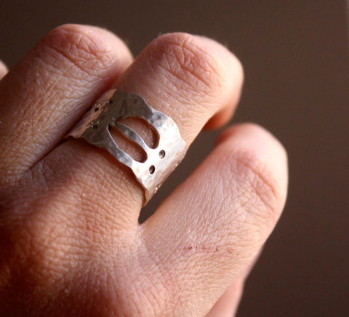 Footprints, ring on the trail of animals in sterling silver