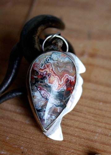 Sayap, draco volans pendant in sterling silver and Mexican crazy lace agate