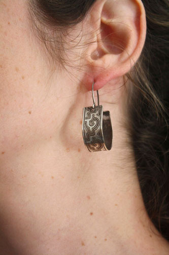 The gold cities, Pre-Hispanic zapotec meander earrings in sterling silver