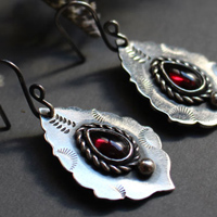 Adeona, roman antique architecture earrings in sterling silver and garnet