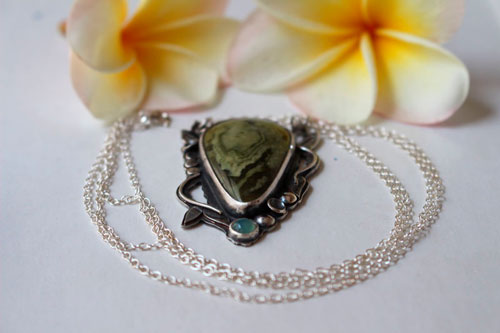 Laurelin, botanical elven necklace in sterling silver, green jasper and chalcedony