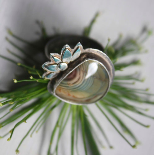 Nenufar, lotus flower ring in sterling silver and royal imperial japser