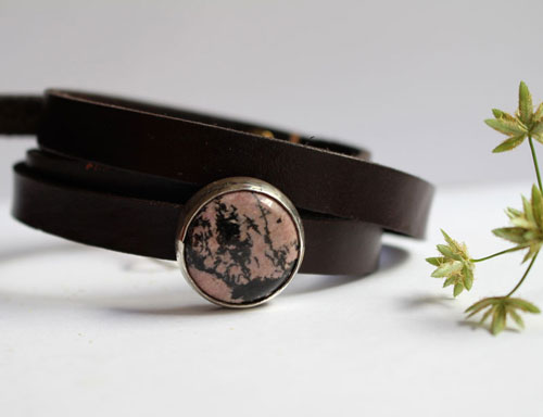 Almut, Nobility bracelet in sterling silver, leather and rhodonite
