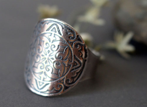 Cassius, medieval shield ring in sterling silver