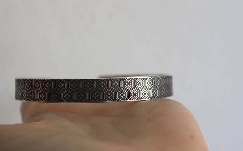 Chestnut flower, traditional Japanese pattern bracelet in silver