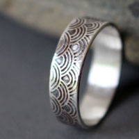 Hitomi small, Japanese soothing waves ring in sterling silver