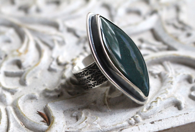 The eye of the forest, branch ring in sterling silver and ocean jasper