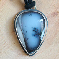 The shrub on the cliff, bonsai pendant in silver and dendritic agate