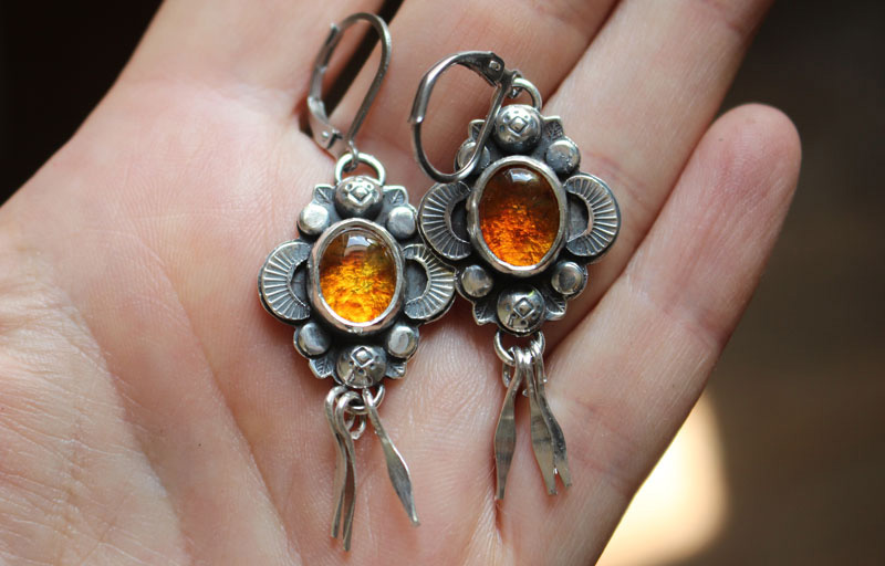 The song of fireflies-amber, night light earrings in silver and amber