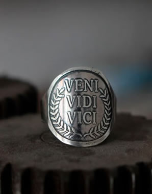 Ring engraved with Julius Caesar’s Veni Vidi Vici quote