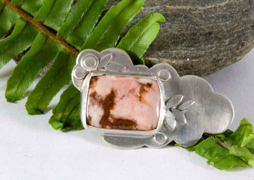 Jionni, sunset brooch in sterling silver and pink ocean agate