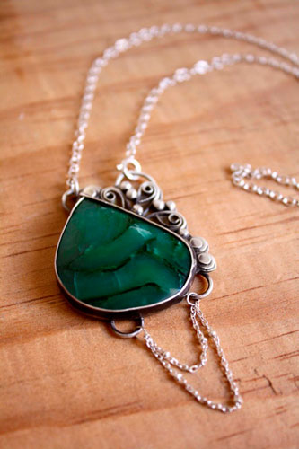 Amazon, Amazonian luxuriance necklace in sterling silver and green agate