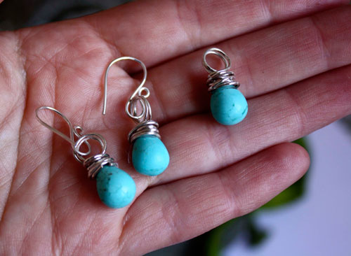 Tana, blue gold earrings and pendant in sterling silver and magnesite