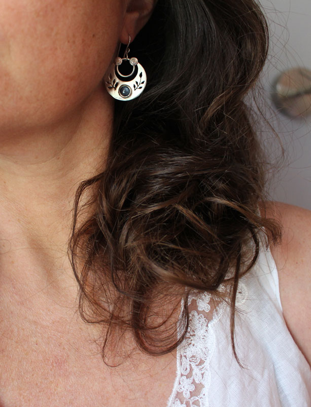 After dusk, leaves earrings in sterling silver and kyanite