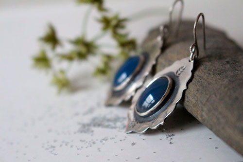 Ama, Native American water earrings in sterling silver and blue agate