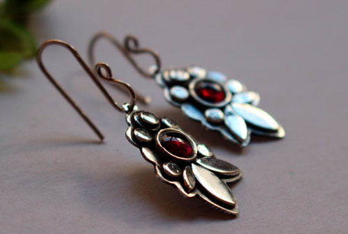 Camellia, flower earrings in sterling silver and garnet