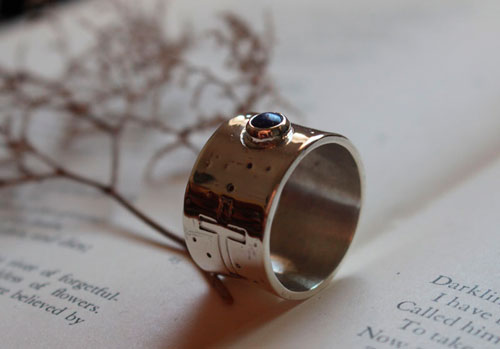 Certitude, astronomy ring in sterling silver and lapis lazuli