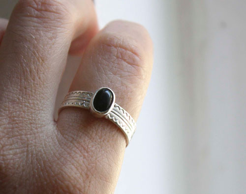 Columbine, flowers language engraved ring in sterling silver and onyx