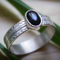 Columbine, flowers language engraved ring in sterling silver and onyx