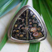 Delta, triangle ring in sterling silver and leopard skin jasper
