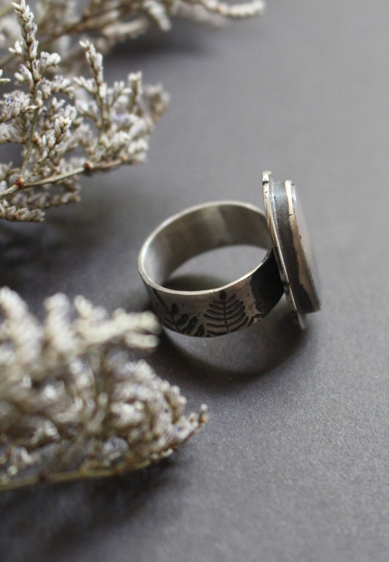 Dusk flowers, flower landscape ring in sterling silver and dendritic agate