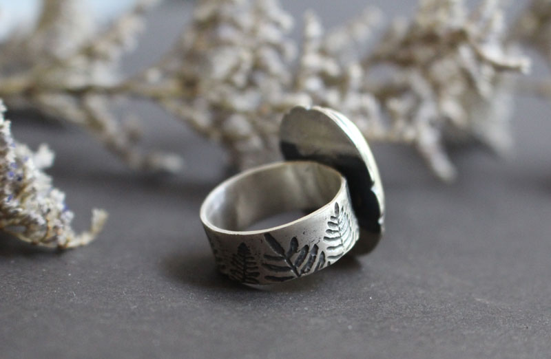 Dusk flowers, flower landscape ring in sterling silver and dendritic agate