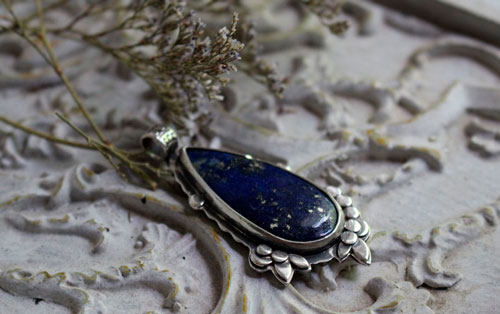 Dusk inflorescence, sunset pendant in sterling silver and lapis lazuli