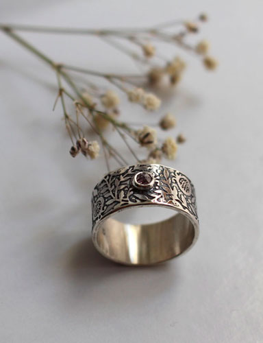 Eternity, pomegranate ring in sterling silver and diamonds 