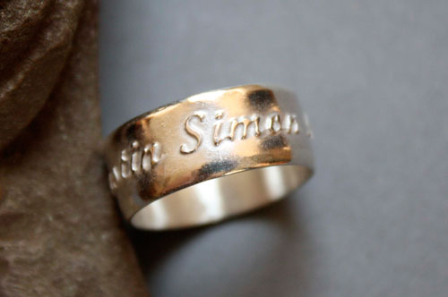 Family link, personalized ring with etched high relief names in sterling silver