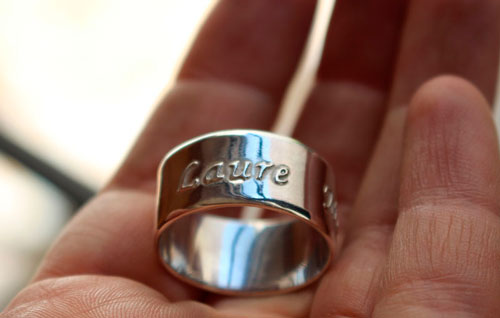 Family link, personalized ring with etched high relief names in sterling silver