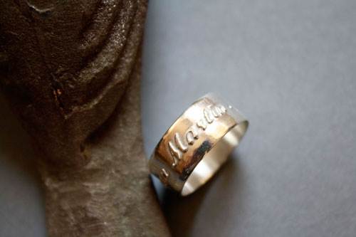 Family link, personalized ring with etched high relief names in sterling silver