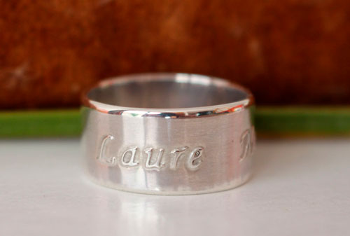 Family link, personalized ring with etched high relief names in sterling silver