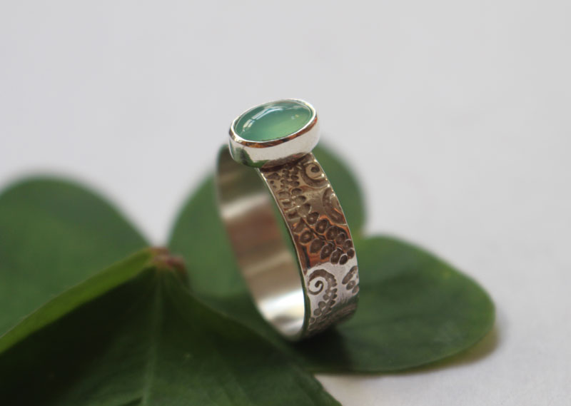 Filicophyta, fern etched ring in sterling silver and chrysoprase