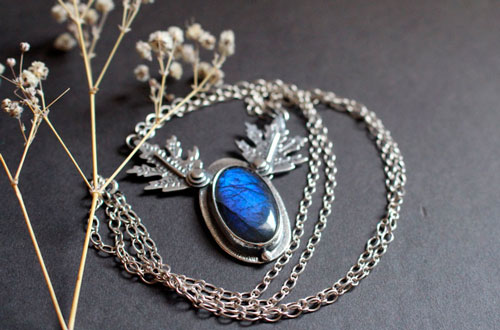 Frost leaves, leaf necklace in sterling silver and labradorite