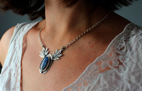 Frost leaves, leaf necklace in sterling silver and labradorite