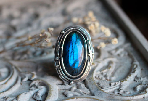 Frost moon on the forest, adjustable fairy moon ring in sterling silver and labradorite