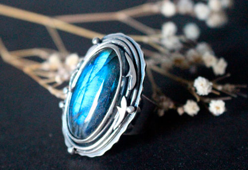 Frost moon on the forest, adjustable fairy moon ring in sterling silver and labradorite