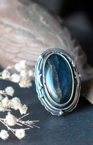 Frost moon on the forest, adjustable fairy moon ring in sterling silver and labradorite