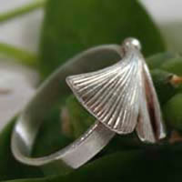 Icho, ginkgo biloba leaf ring in sterling silver