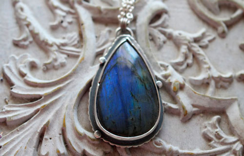 Invisible for the eyes, quote necklace in sterling silver and labradorite 