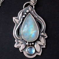 Luinil, elven necklace in sterling silver, blue zircon and rainbow moonstone