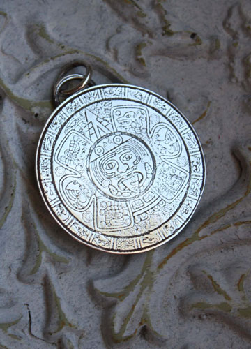 Mesoamerica, engraved Pre-Hispanic Aztec pendant in sterling silver