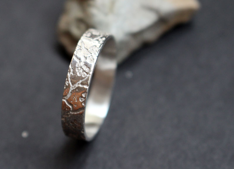 Misao petite, Japanese cherry blossom tree ring in sterling silver