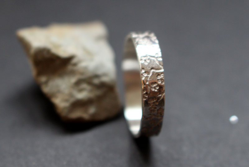 Misao petite, Japanese cherry blossom tree ring in sterling silver