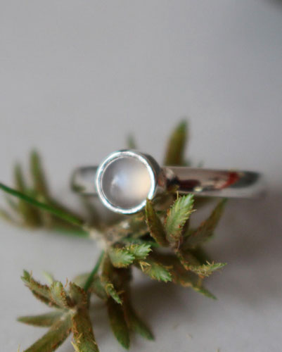 Moonstone, half round wire ring in sterling silver and moonstone