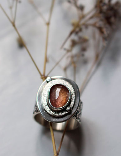 Morning dew, nature awakening ring in sterling silver and pink sapphire