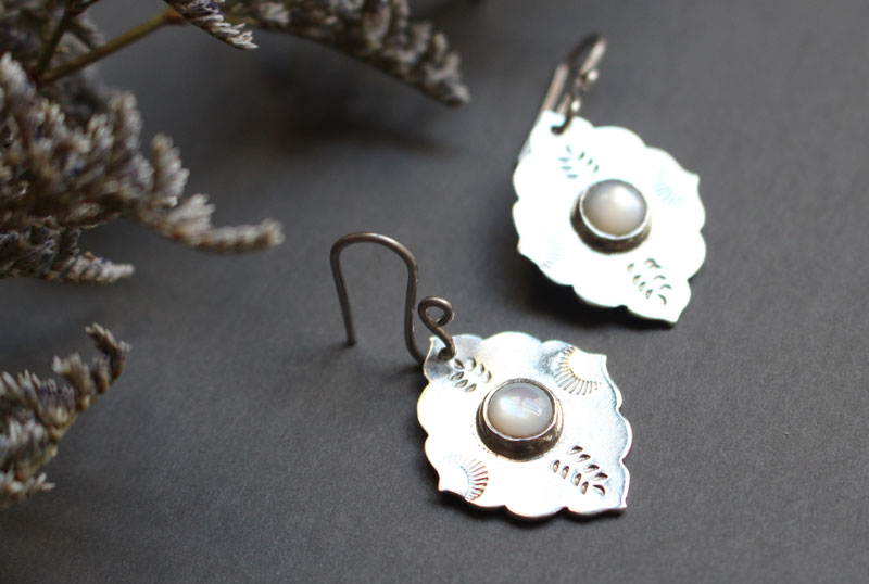 Morning star, oriental earrings in sterling silver and nacre 