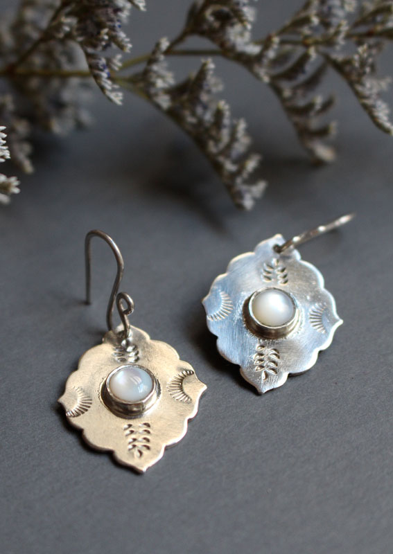 Morning star, oriental earrings in sterling silver and nacre 