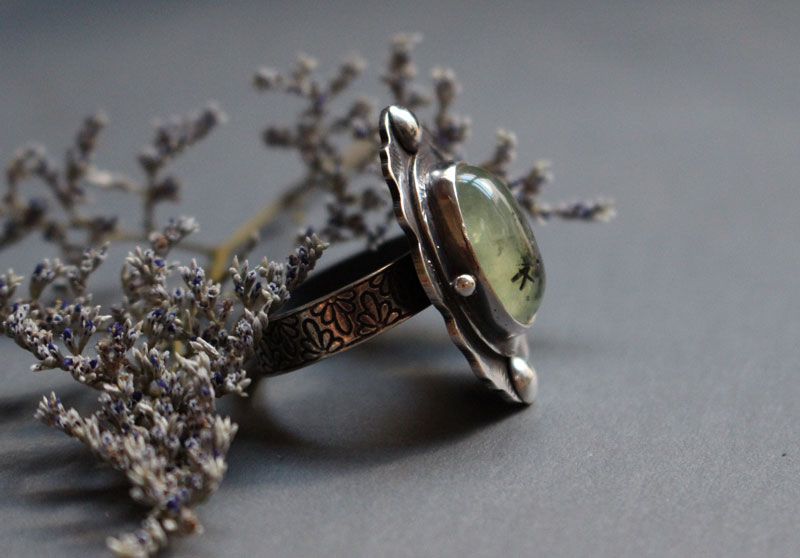 Moss poem, botanical cocktail ring in sterling silver and prehnite